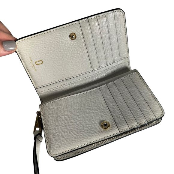 Marc Jacobs* Brown Bi-Fold Zippered The Snapshot Compact Wallet Women’s - Picture 3 of 11